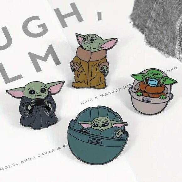 SET OF 4! Star Wars Baby Yoda Lapel Hat Pin Set Mandalorian Vintage - Picture 7 of 15